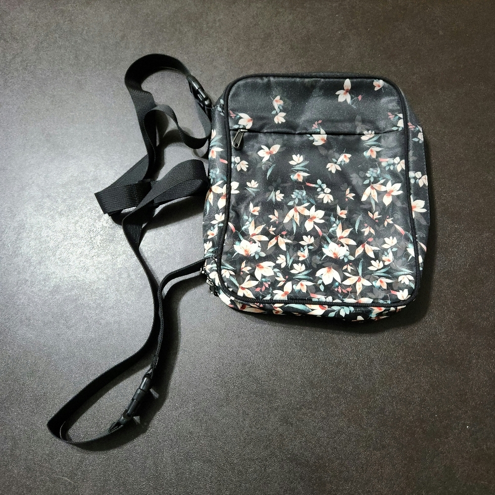 Yeso black pink floral Bible bag
